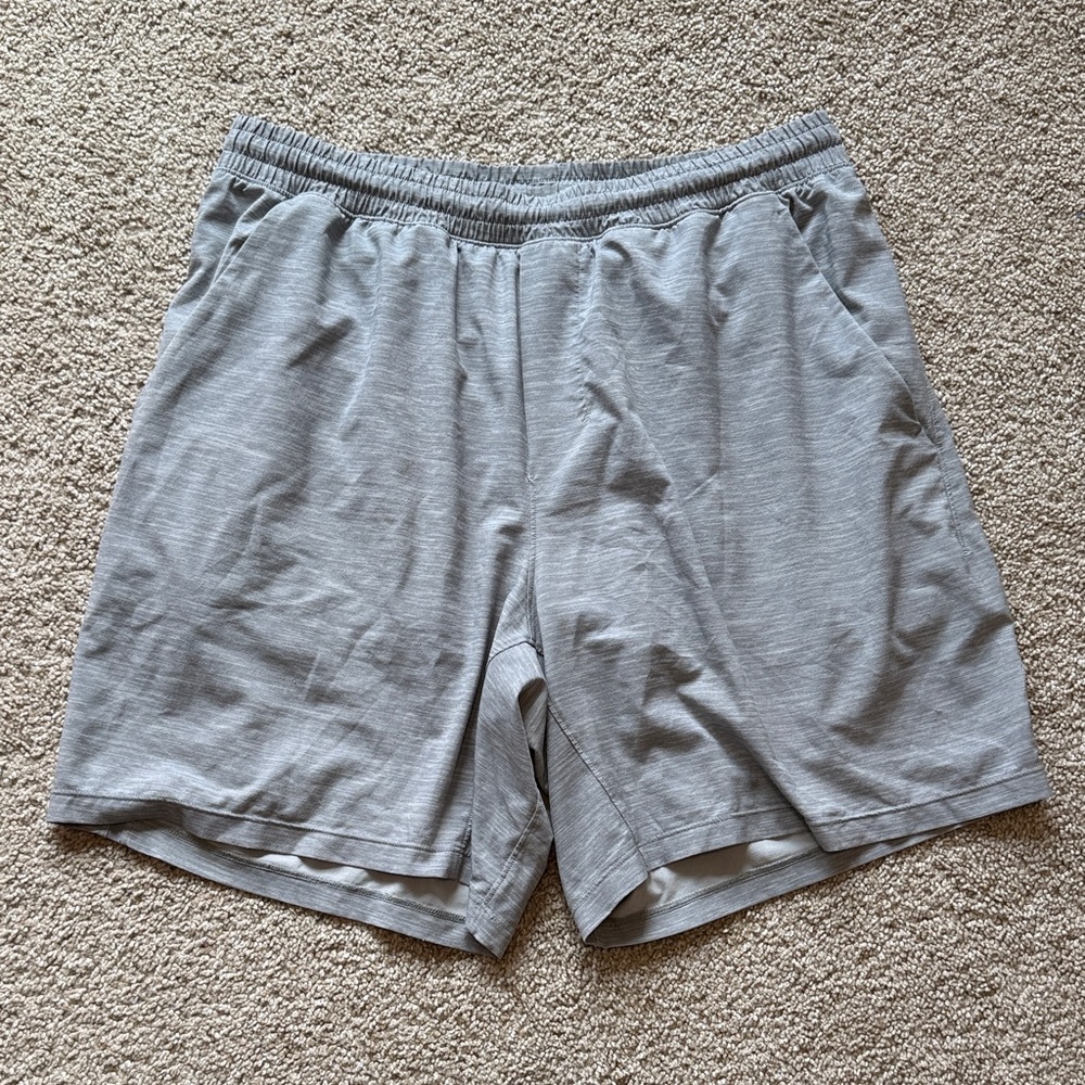 lululemon athletica Men’s Pace Breaker Lined 7” Gray Athletic Shorts Size Large